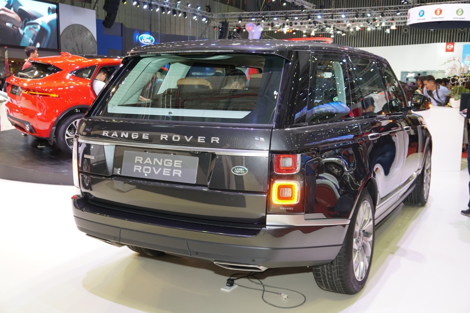 vms2018 chi tiet range rover autobiography 2018 duoc khach viet ngay khi vua gioi thieu