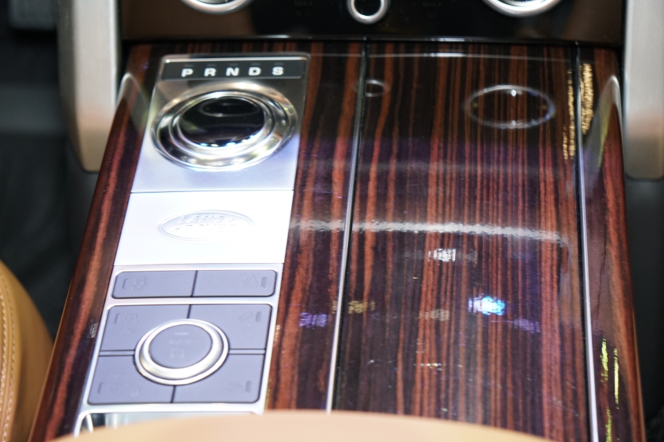 vms2018 chi tiet range rover autobiography 2018 duoc khach viet ngay khi vua gioi thieu