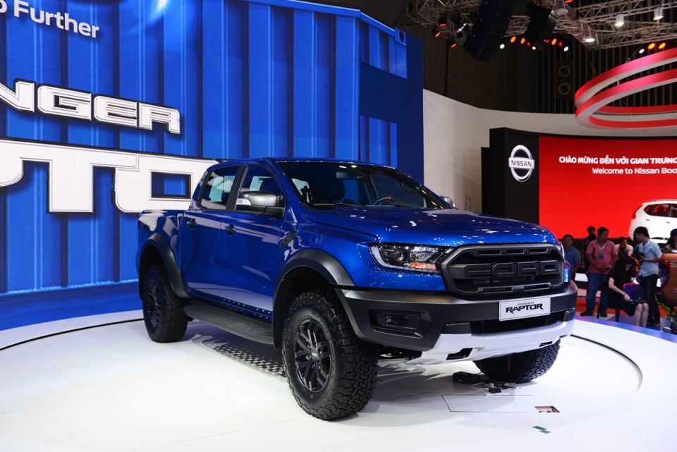 Bán tải Ford Ranger Raptor giá gần 1,2 tỷ đồng có gì đặc biệt? ban tai ford ranger raptor gia gan 12 ty dong co gi dac biet