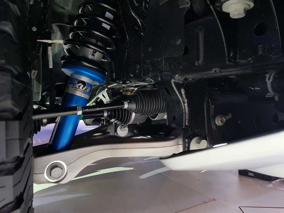 Bán tải Ford Ranger Raptor giá gần 1,2 tỷ đồng có gì đặc biệt? ban tai ford ranger raptor gia gan 12 ty dong co gi dac biet