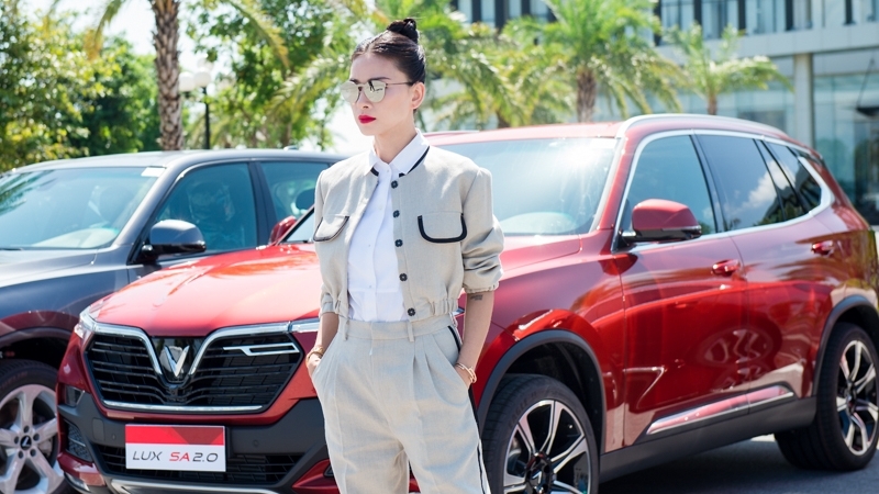 "Đả nữ" Ngô Thanh Vân lái thử xe Vinfast