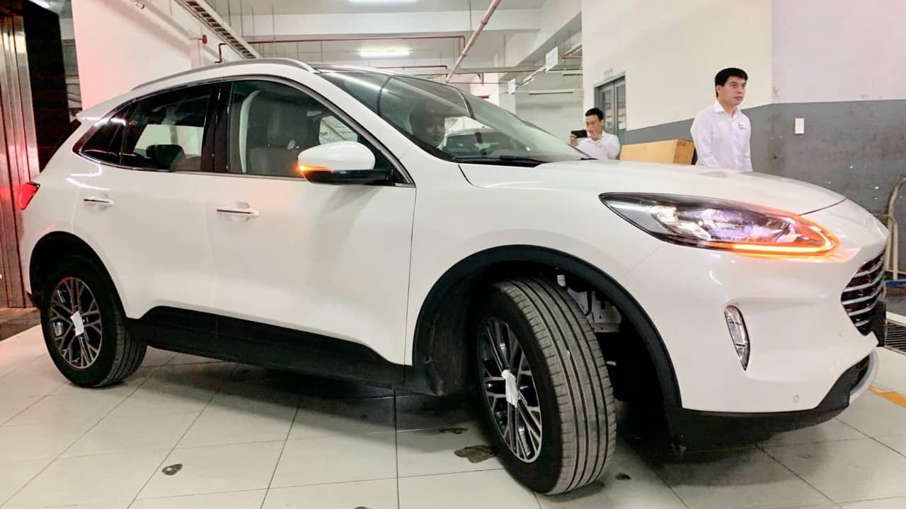 Ford Escape 2020 đã có mặt tại Việt Nam, nội thất đẹp như Audi