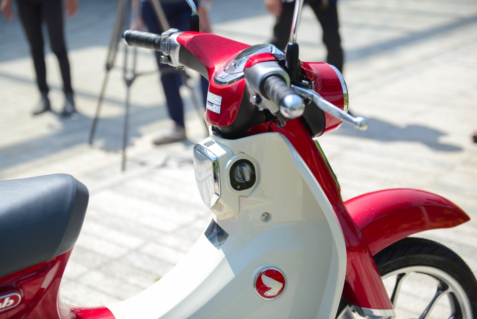 chi tiet honda super cub c125 gia 85 trieu vua ra mat o viet nam