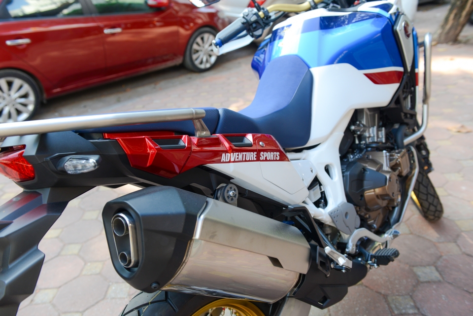 Honda Africa Twin bản kỷ niệm 30 năm đầu tiên tại Việt Nam, giá 600 triệu honda africa twin ban ky niem 30 nam dau tien tai viet nam gia 600 trieu