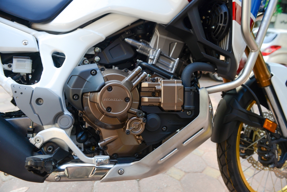 Honda Africa Twin bản kỷ niệm 30 năm đầu tiên tại Việt Nam, giá 600 triệu honda africa twin ban ky niem 30 nam dau tien tai viet nam gia 600 trieu