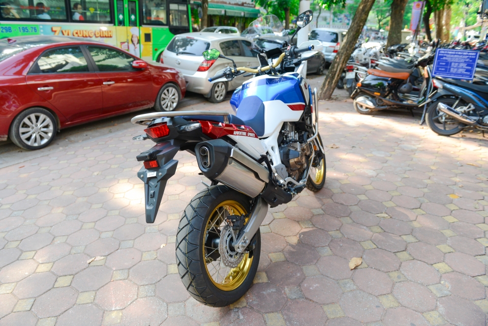 Honda Africa Twin bản kỷ niệm 30 năm đầu tiên tại Việt Nam, giá 600 triệu honda africa twin ban ky niem 30 nam dau tien tai viet nam gia 600 trieu