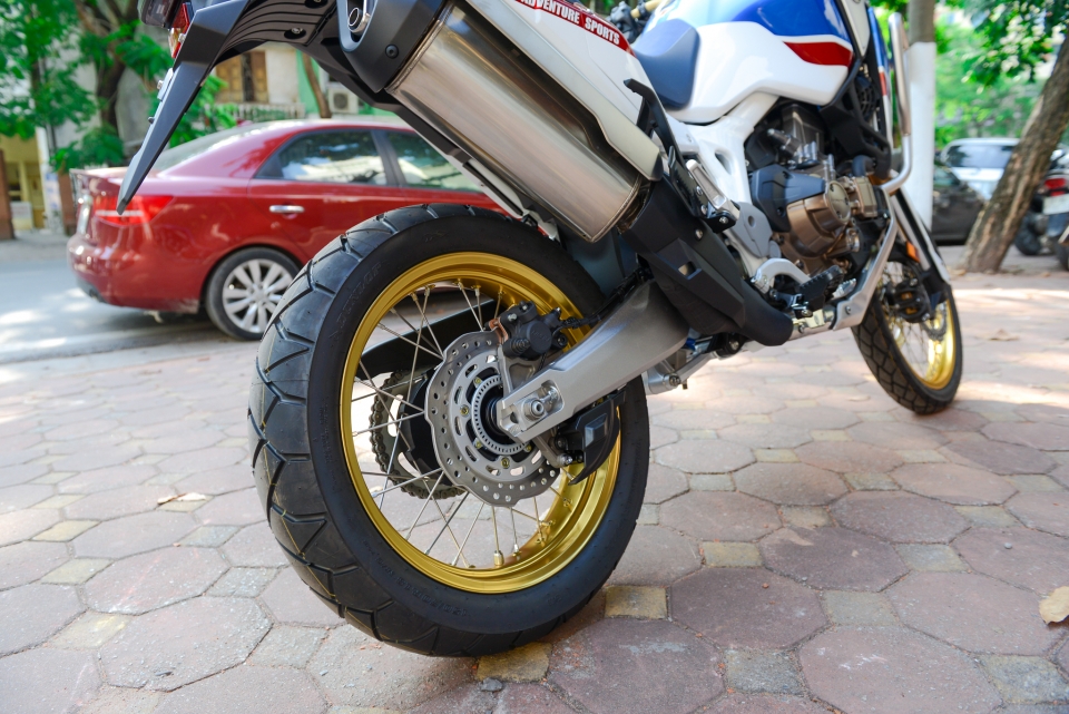 Honda Africa Twin bản kỷ niệm 30 năm đầu tiên tại Việt Nam, giá 600 triệu honda africa twin ban ky niem 30 nam dau tien tai viet nam gia 600 trieu