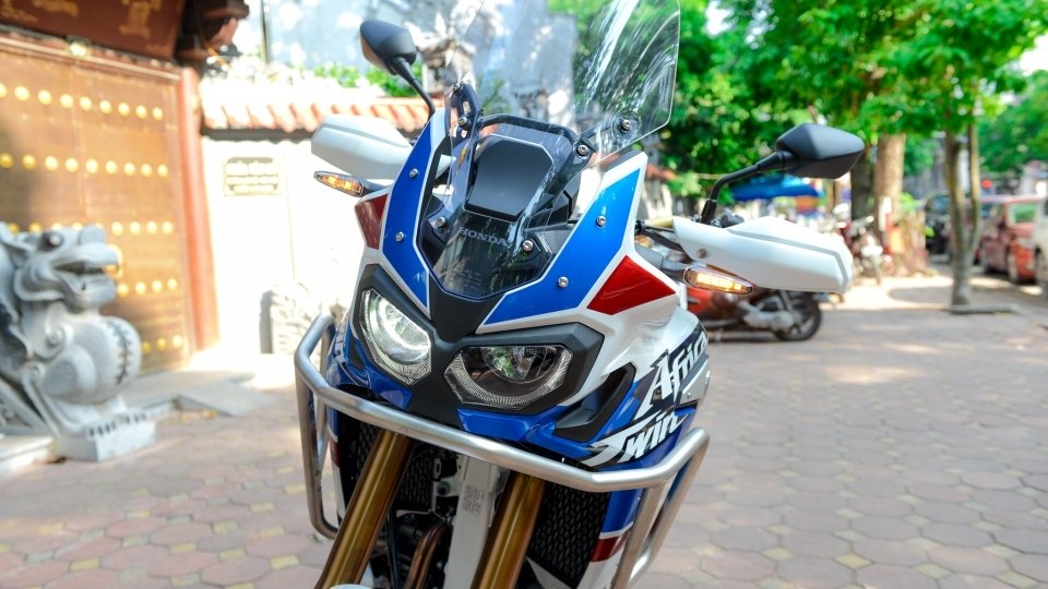 Honda Africa Twin bản kỷ niệm 30 năm đầu tiên tại Việt Nam, giá 600 triệu