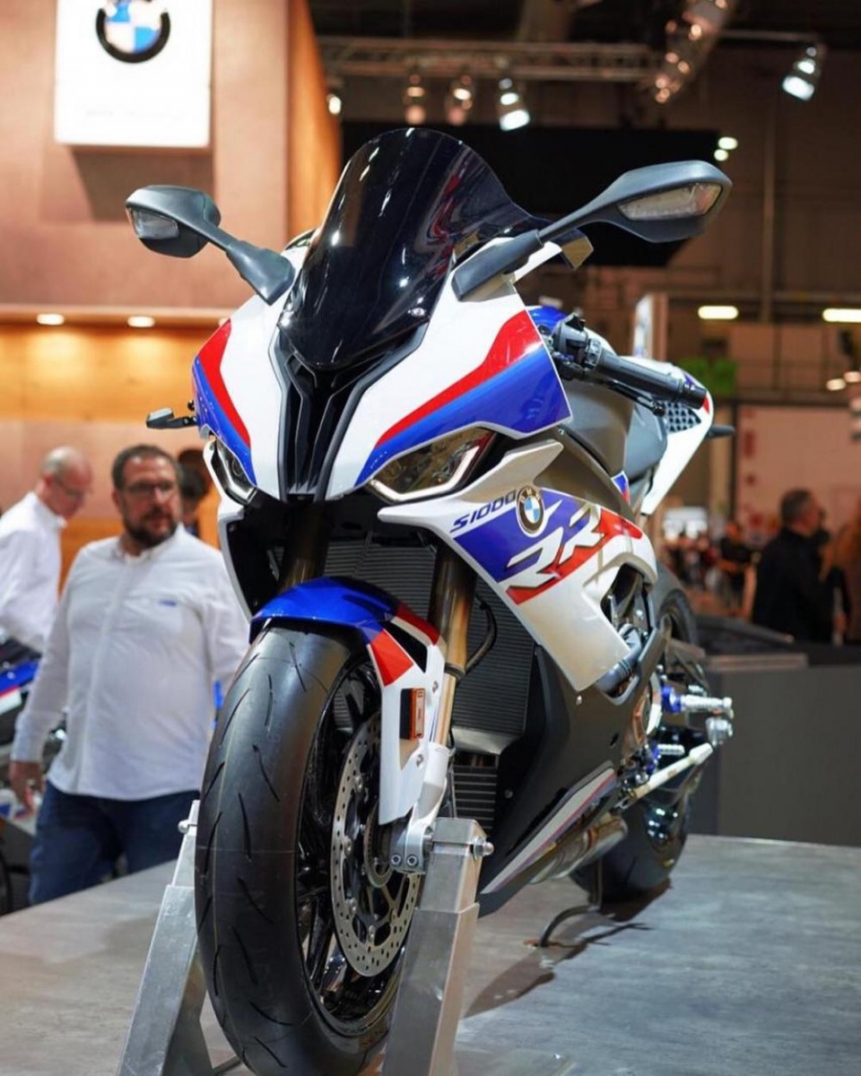 BMW S1000RR 2019: Không còn "mắt nổ mắt xịt", mạnh và nhẹ hơn bmw s1000rr 2019 khong con mat no mat xit manh va nhe hon