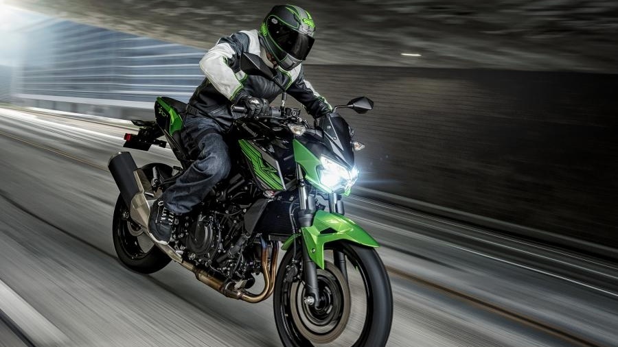 Kawasaki Z400 hoàn toàn mới ra mắt, đe doạ các đối thủ