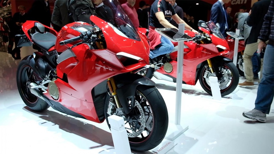 Ducati Panigale V4 R 2019: Siêu mô tô thương mại mạnh nhất của hãng xe Ý ducati panigale v4 r 2019 sieu mo to thuong mai manh nhat cua hang xe y
