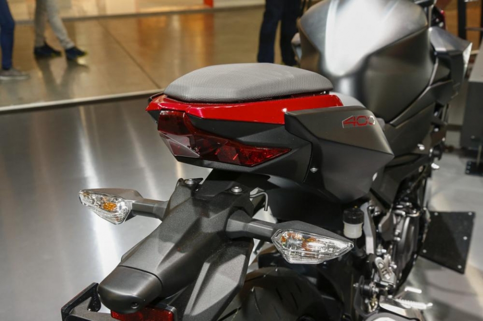 Kawasaki Z400 hoàn toàn mới ra mắt, đe doạ các đối thủ kawasaki z400 hoan toan moi ra mat de doa cac doi thu
