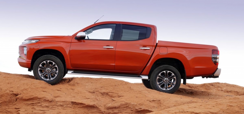 Mitsubishi Triton 2019 bản facelift ra mắt tại Thái Lan, thay đổi lớn về ngoại hình mitsubishi triton 2019 ban facelift ra mat tai thai lan thay doi lon ve ngoai hinh