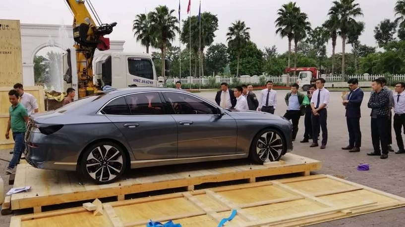 Vinfast đưa Lux A 2.0 và Lux SA 2.0 về Việt Nam, chuẩn bị trưng bày tại showroom