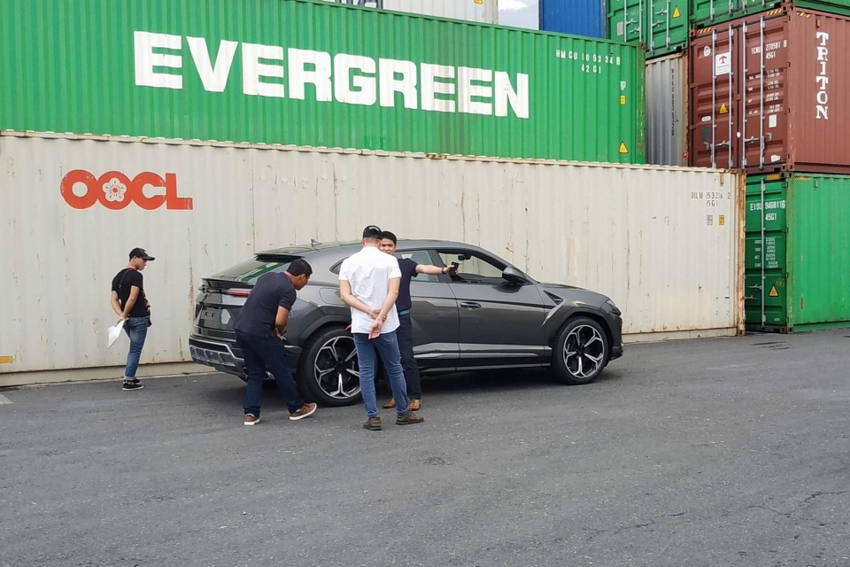 suv nhanh nhat hanh tinh lamborghini urus cap ben viet nam