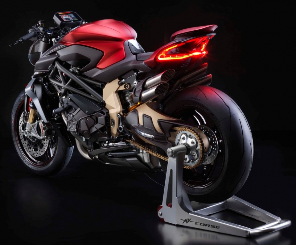 mv agusta brutale 1000 serie oro naked bike nhanh nhat hanh tinh