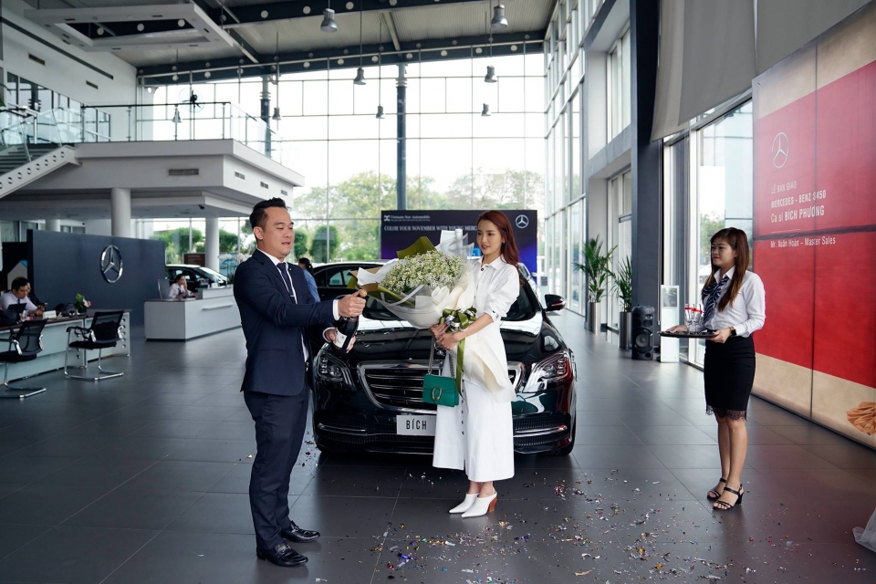 ca si bich phuong tau xe sang mercedes benz s450 mau doc