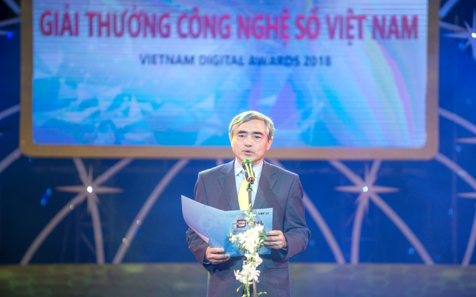 dien dan otofun duoc binh chon la mang xa hoi uy tin nam 2018