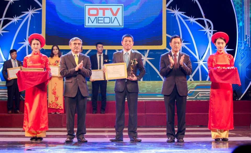 dien dan otofun duoc binh chon la mang xa hoi uy tin nam 2018