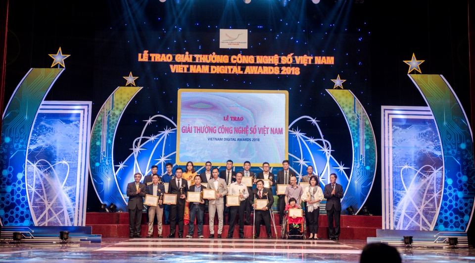 dien dan otofun duoc binh chon la mang xa hoi uy tin nam 2018