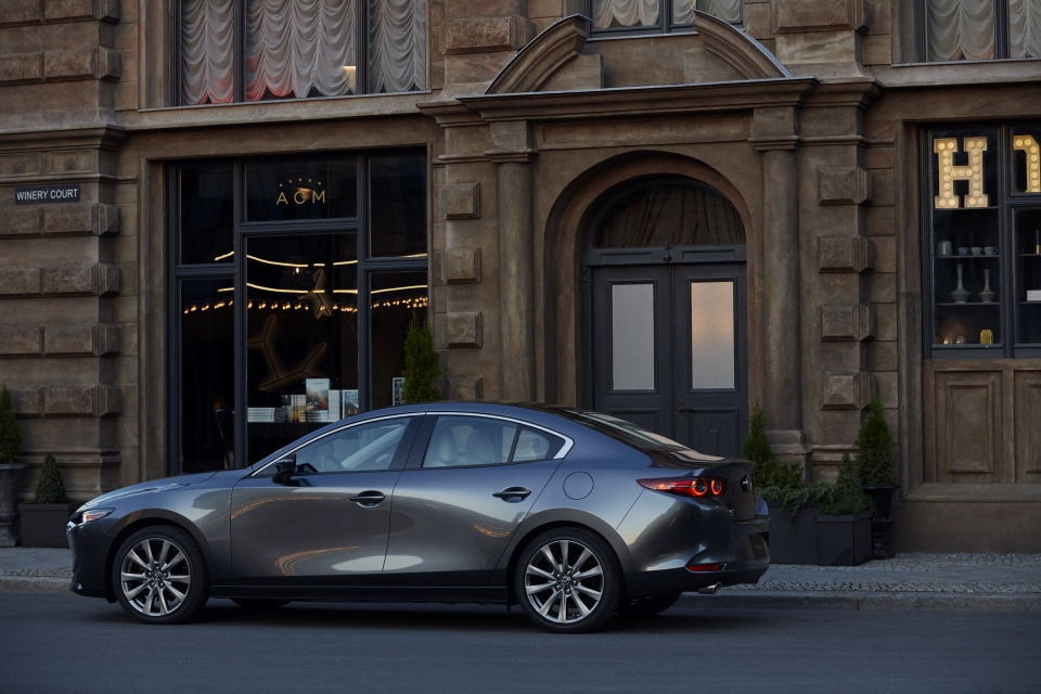 Mazda 3 2019 ra mắt với thiết kế mê hoặc cùng động cơ SkyActiv-X mazda 3 2019 ra mat voi thiet ke me hoac cung dong co skyactiv x