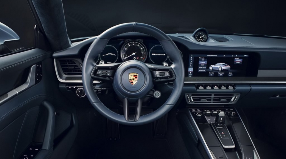 porsche 911 the he moi trinh lang thay doi tinh te dong co manh me hon