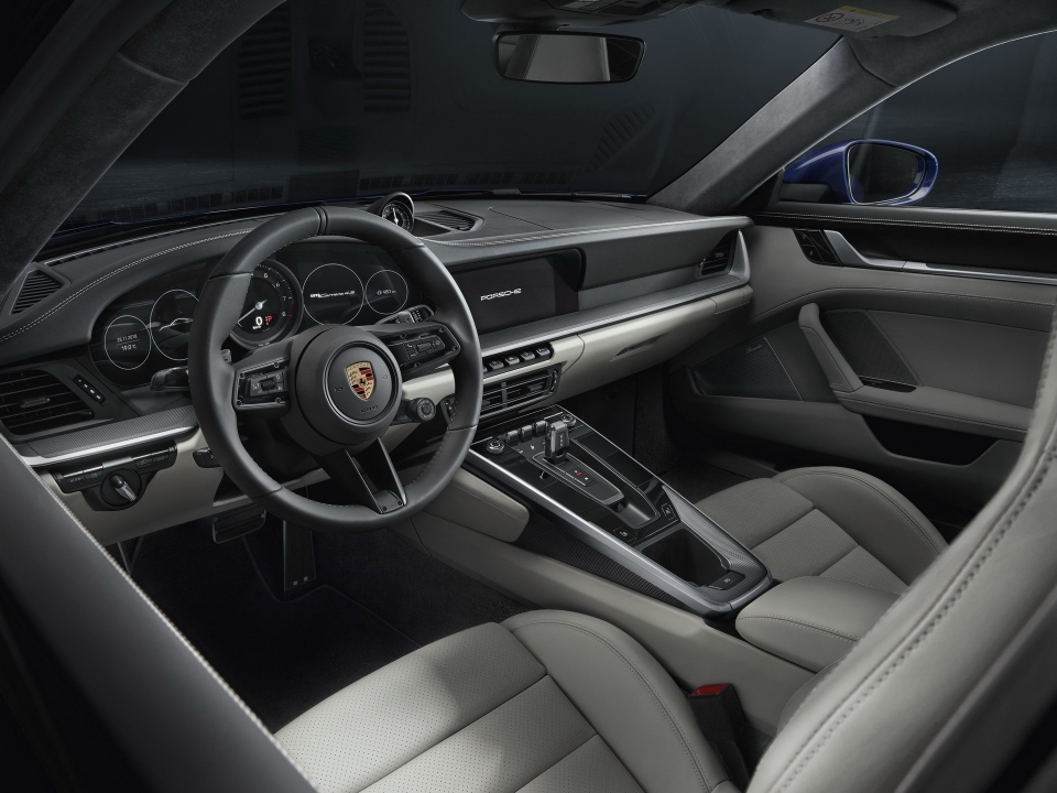 porsche 911 the he moi trinh lang thay doi tinh te dong co manh me hon