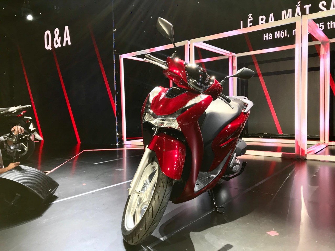 Honda SH thế hệ mới ra mắt, giá từ 70,99 triệu đồng honda sh the he moi ra mat gia tu 7099 trieu dong