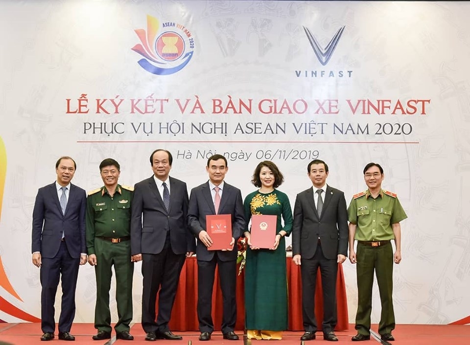 Vinfast tài trợ gần 400 xe phục vụ chuyên chở cho hội nghị ASEAN 2020 vinfast tai tro 400 xe phuc vu chuyen cho cho hoi nghi asean 2020