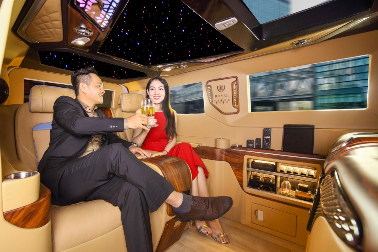 DCar ra mắt xe Dcar Royal dcar royal lay cam hung tu rolls royce cullinan