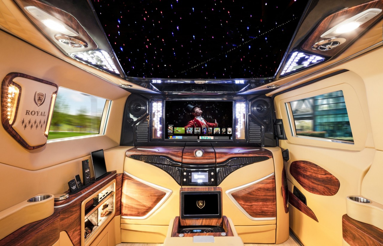 DCar ra mắt xe Dcar Royal dcar royal lay cam hung tu rolls royce cullinan
