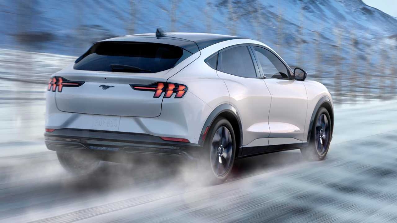 Ford Mustang Mach-E ra mắt: Crossover thuần điện giá 44.000 USD ford mustang mach e ra mat crossover thuan dien gia 44000 usd