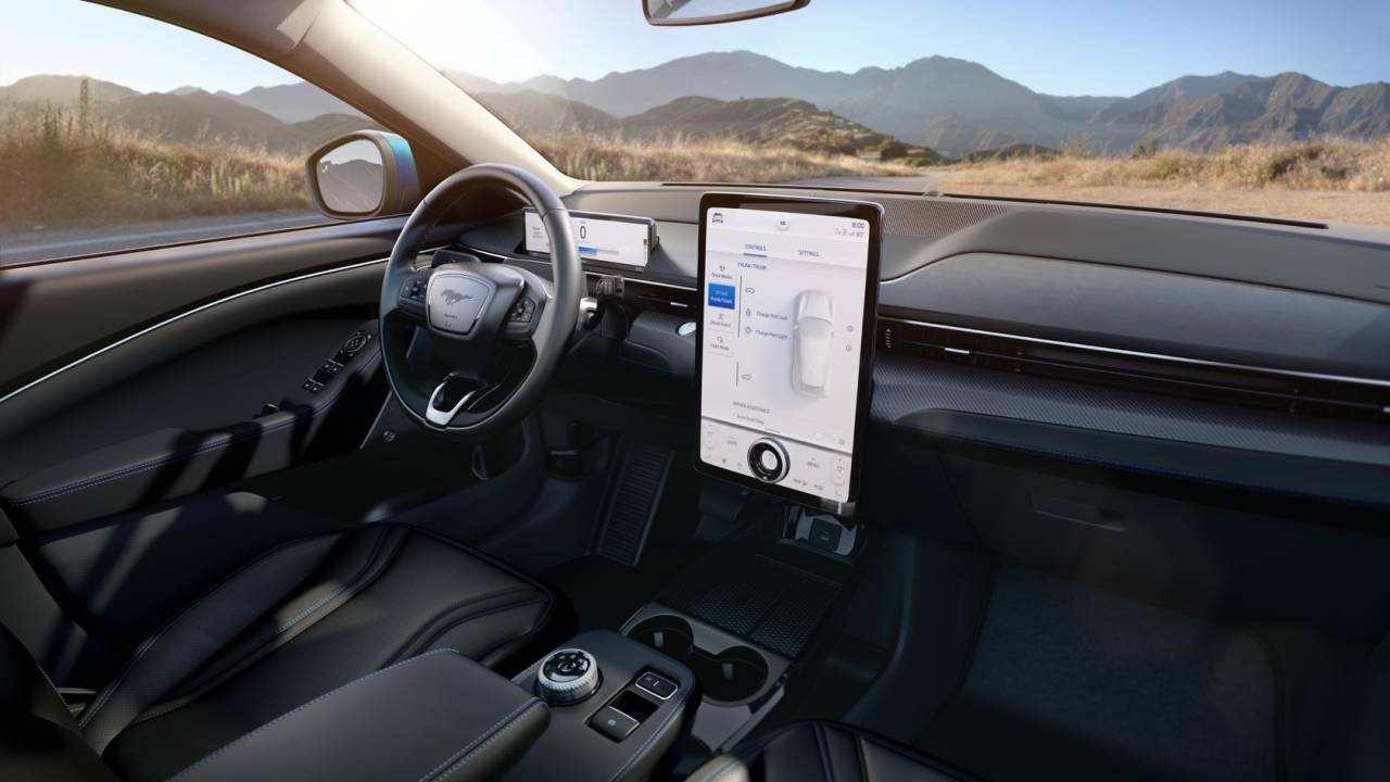Ford Mustang Mach-E ra mắt: Crossover thuần điện giá 44.000 USD ford mustang mach e ra mat crossover thuan dien gia 44000 usd