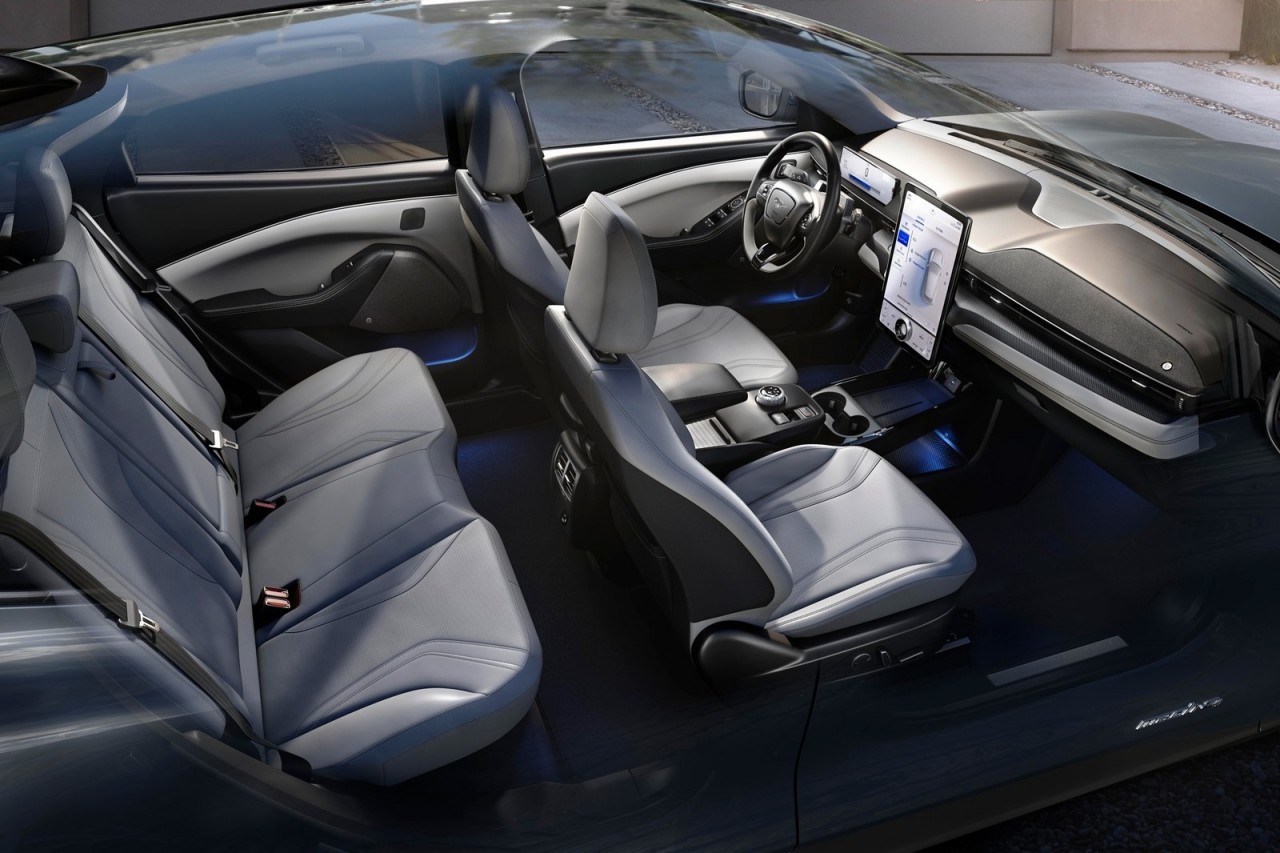 Ford Mustang Mach-E ra mắt: Crossover thuần điện giá 44.000 USD ford mustang mach e ra mat crossover thuan dien gia 44000 usd