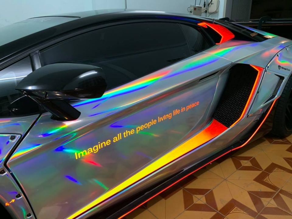 Lamborghini Aventador độ Liberty Walk độc nhất Việt Nam khoác dàn áo chrome 7 màu lamborghini aventador do liberty walk doc nhat viet nam khoac dan ao chrome 7 mau ruc ro