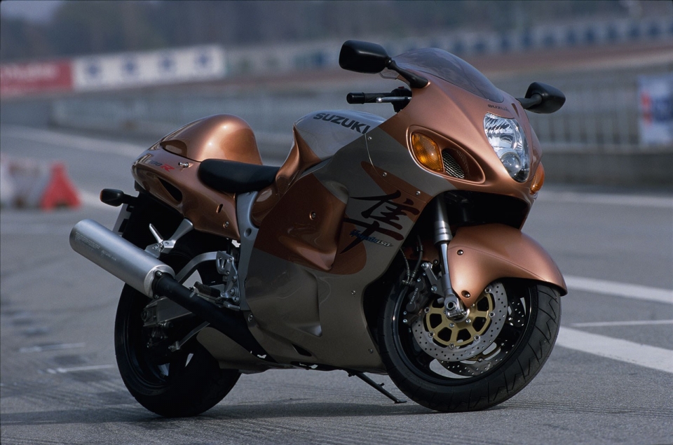 Vĩnh biệt "Thần gió" Suzuki Hayabusa suzuki tuyen bo khai tu sieu motor hayabusa tam biet than gio