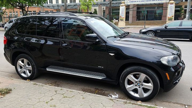 SUV sang BMW X5 cũ giá còn dưới 400 triệu: Món hời hay quả tạ? suv sang bmw x5 cu gia con duoi 400 trieu mon hoi hay qua ta