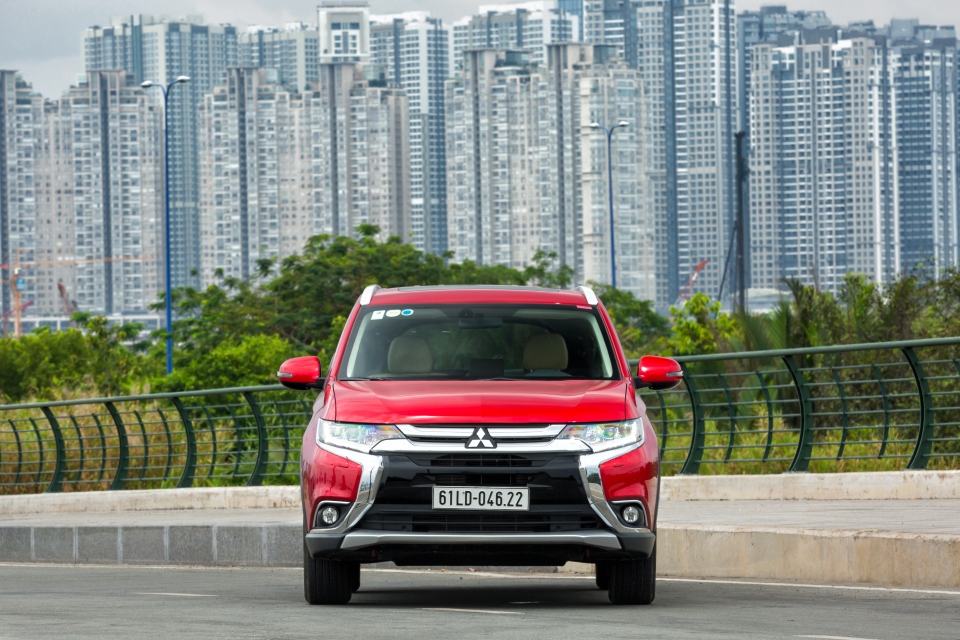 Mitsubishi Outlander và câu chuyện về nghệ thuật tĩnh lặng mitsubishi outlander va cau chuyen ve nghe thuat tinh lang