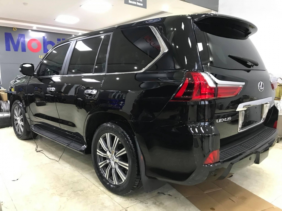 Lexus LX570 đời 2008 'phẫu thuật thẩm mỹ' thành 2018 của đại gia Nghệ An lexus lx570 doi 2008 phau thuat tham my thanh 2018 cua dai gia nghe an