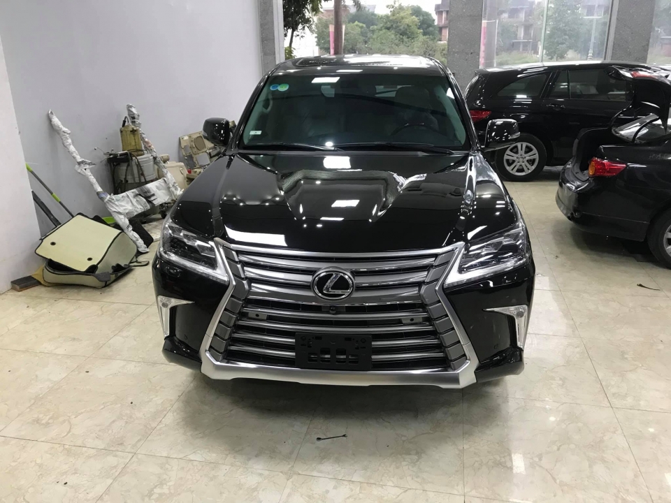 Lexus LX570 đời 2008 'phẫu thuật thẩm mỹ' thành 2018 của đại gia Nghệ An lexus lx570 doi 2008 phau thuat tham my thanh 2018 cua dai gia nghe an