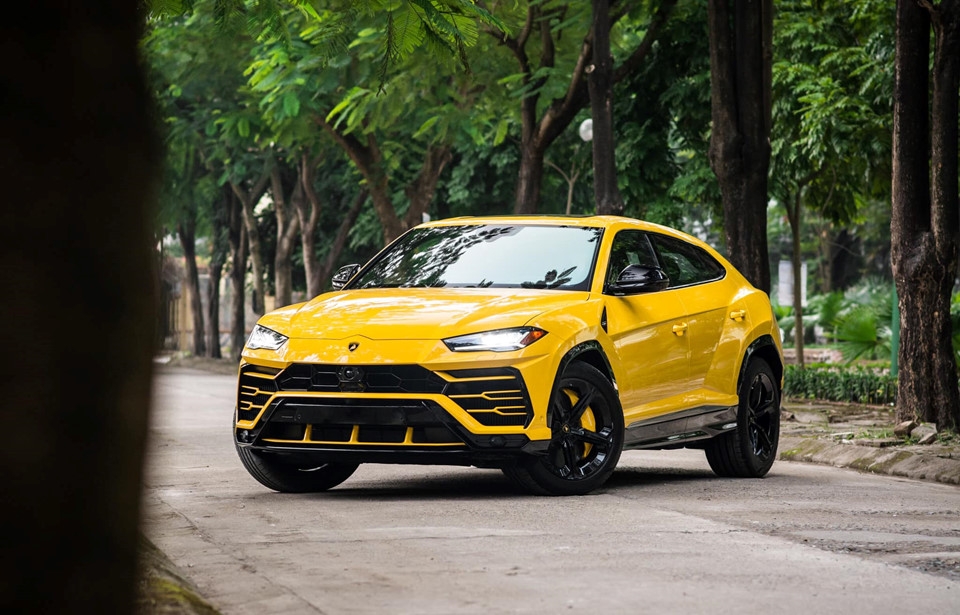 Chiêm ngưỡng Lamborghini Urus màu vàng nổi nhất Việt Nam chiem nguong lamborghini urus mau vang noi nhat viet nam