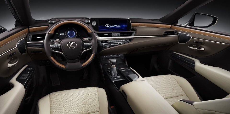 lexus chinh thuc gioi thieu es 250 tai viet nam gia 25 ty dong