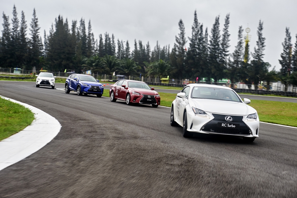 lexus amazing experience 2016 lexus rc turbo chang hotboy noi loan
