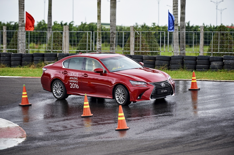 lexus amazing experience 2016 su tro lai day an tuong cua dong co tang ap