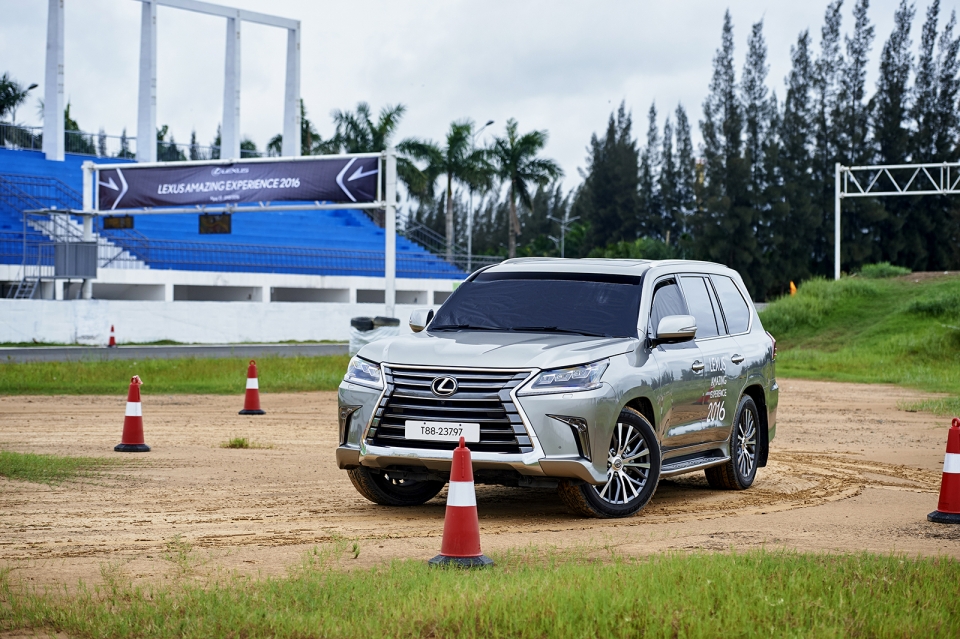 lexus amazing experience 2016 su tro lai day an tuong cua dong co tang ap