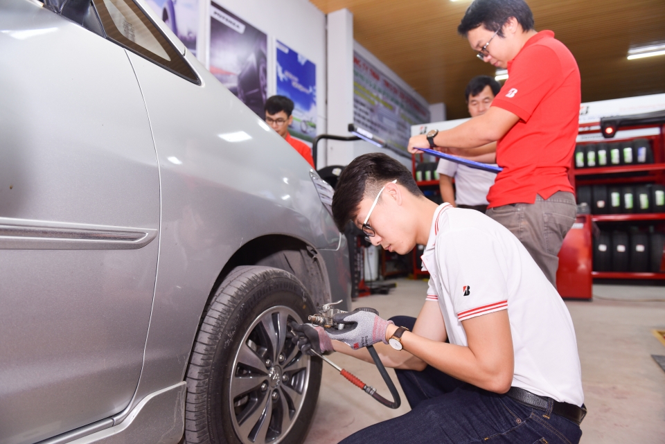 "Bridgestone lăn bánh an toàn" trở lại tại Nam Định bridgestone lan banh an toan tro lai tai nam dinh
