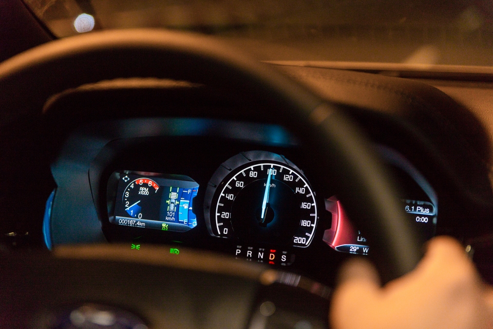 Tận mắt chiêm ngưỡng Ford Everest 2019 tại triển lãm VMS 2018 tan mat chiem nguong ford everest 2019 tai trien lam vms 2018