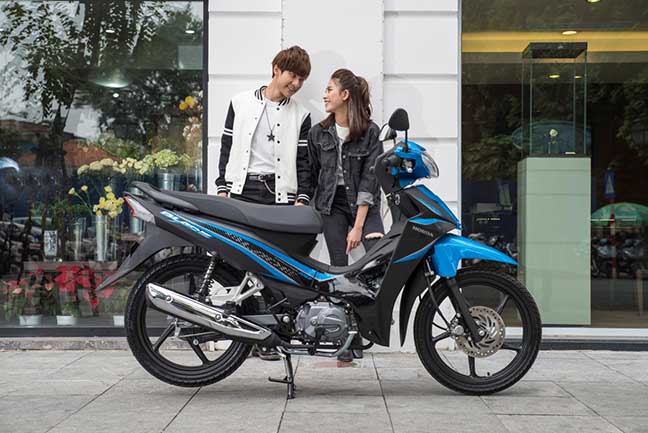 Honda Blade 110 "khoác" áo mới đón Tết Nguyên Đán honda blade 110 quotkhoacquot ao moi don tet nguyen dan