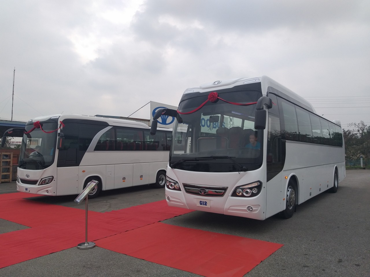 daewoo bus viet nam gioi thieu hai dong xe khach g8 va g12 phien ban moi