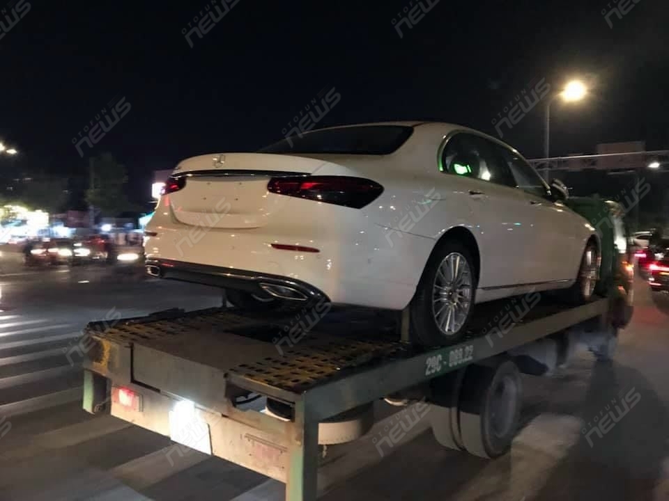 Mercedes E-Class 2021 bất ngờ xuất hiện tai Việt Nam
